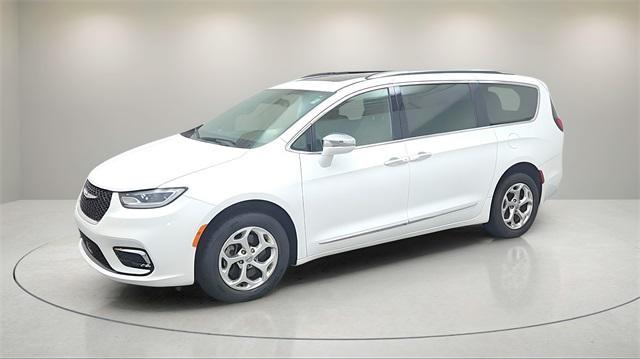 used 2021 Chrysler Pacifica car, priced at $32,555