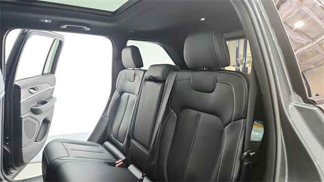 new 2025 Jeep Grand Cherokee car, priced at $45,207
