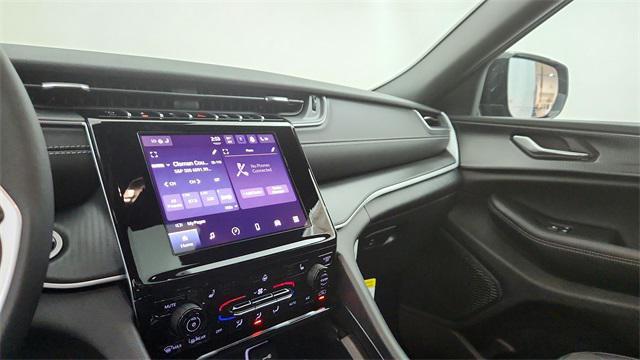 new 2025 Jeep Grand Cherokee car, priced at $40,452