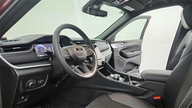 new 2025 Jeep Grand Cherokee car, priced at $40,452