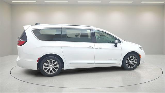 new 2025 Chrysler Pacifica car, priced at $51,508