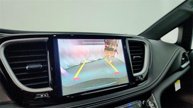 new 2025 Chrysler Pacifica car, priced at $42,427