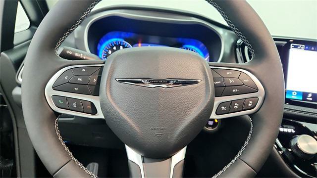 new 2025 Chrysler Pacifica car, priced at $42,427