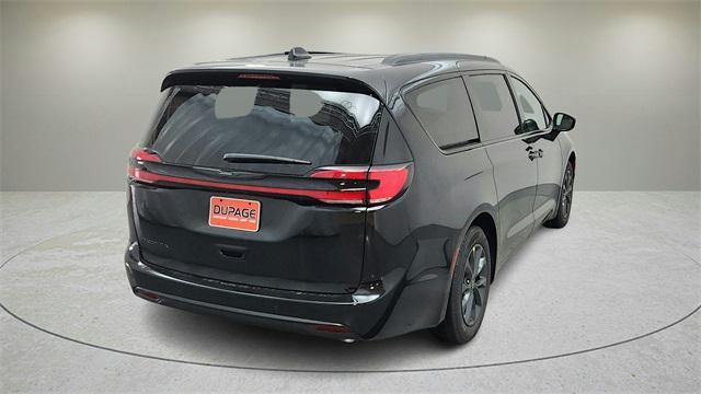 new 2025 Chrysler Pacifica car, priced at $42,427