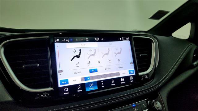 new 2025 Chrysler Pacifica car, priced at $46,881