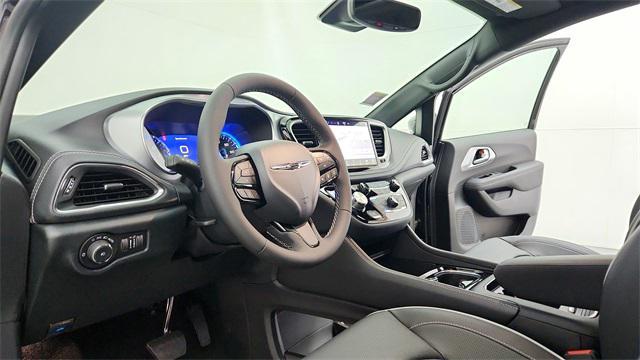 new 2025 Chrysler Pacifica car, priced at $46,881