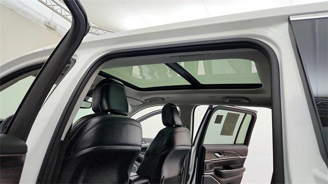 used 2023 Jeep Grand Cherokee 4xe car, priced at $33,750