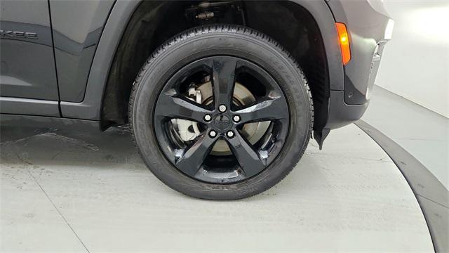 used 2023 Jeep Grand Cherokee car, priced at $30,999