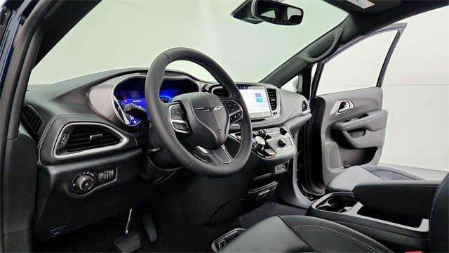 new 2025 Chrysler Pacifica car, priced at $42,247