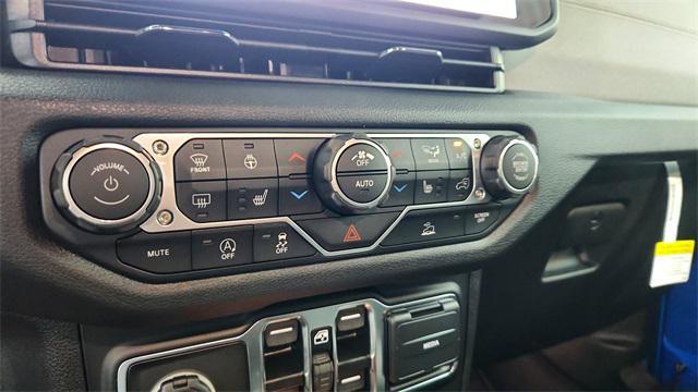 new 2025 Jeep Wrangler car, priced at $43,683