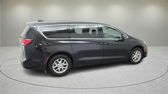 used 2023 Chrysler Pacifica car, priced at $25,999
