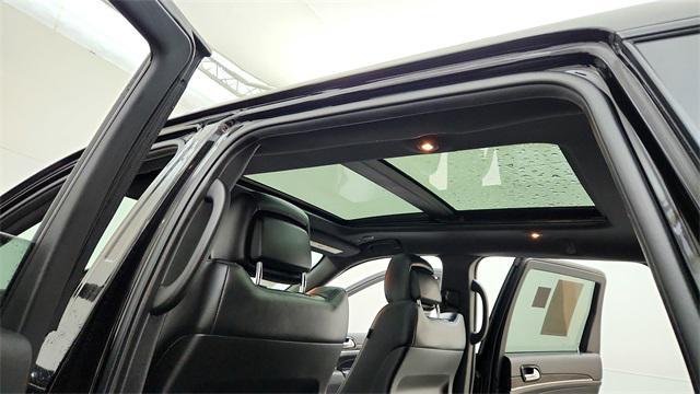 used 2021 Jeep Grand Cherokee car, priced at $27,999