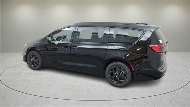 new 2025 Chrysler Pacifica Hybrid car, priced at $41,374