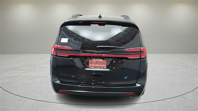 new 2025 Chrysler Pacifica Hybrid car, priced at $41,374
