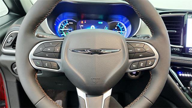 new 2025 Chrysler Pacifica car, priced at $45,045