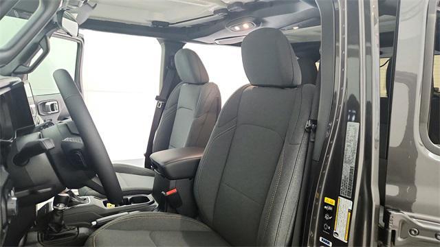 new 2025 Jeep Wrangler car, priced at $41,589