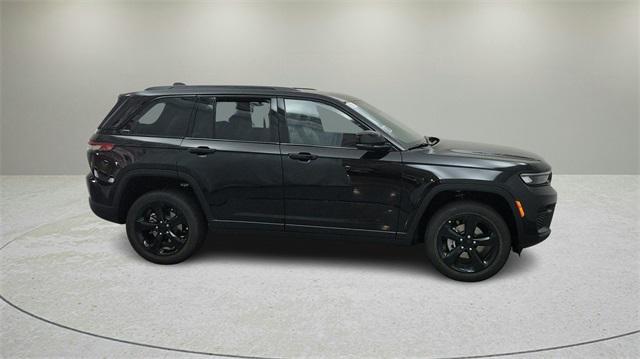 new 2024 Jeep Grand Cherokee car, priced at $39,565