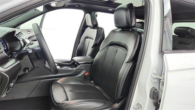 used 2024 Jeep Grand Cherokee car, priced at $39,999