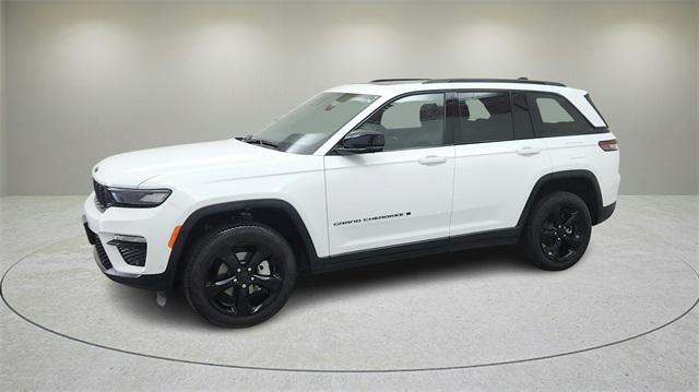 used 2024 Jeep Grand Cherokee car, priced at $39,999