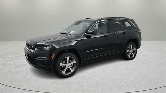 new 2024 Jeep Grand Cherokee car, priced at $45,457