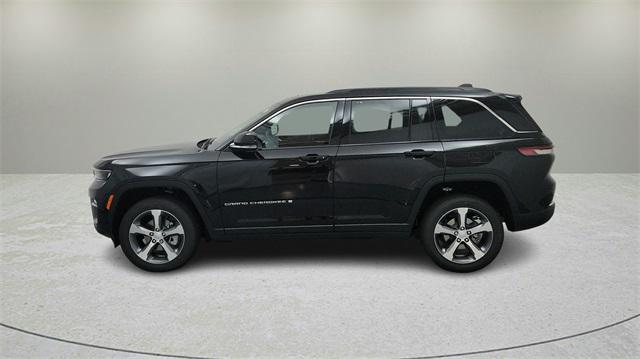 new 2024 Jeep Grand Cherokee car, priced at $45,457