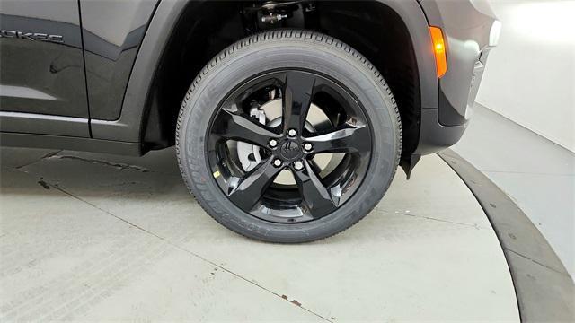 new 2025 Jeep Grand Cherokee car, priced at $42,054