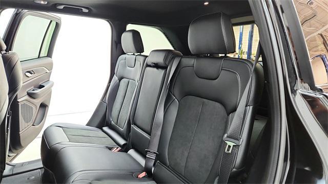 new 2025 Jeep Grand Cherokee car, priced at $42,054