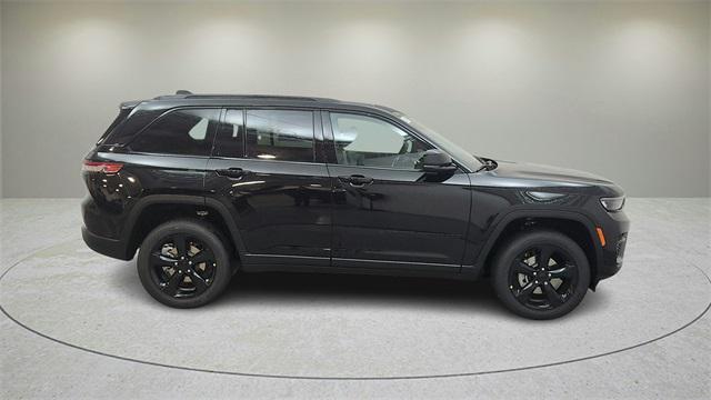 new 2025 Jeep Grand Cherokee car, priced at $42,054