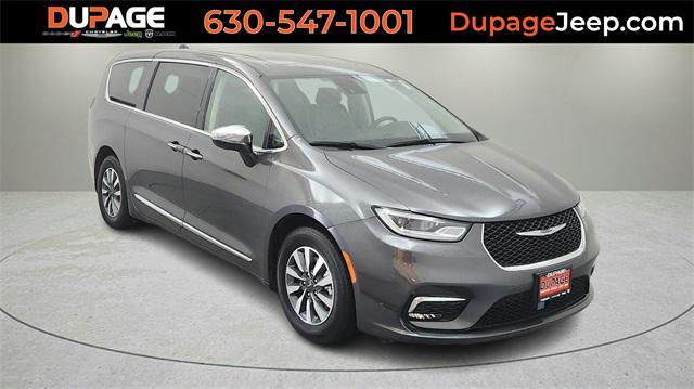 used 2023 Chrysler Pacifica Hybrid car, priced at $26,999