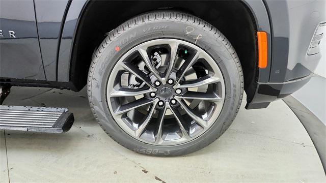 new 2025 Jeep Grand Wagoneer car, priced at $103,094