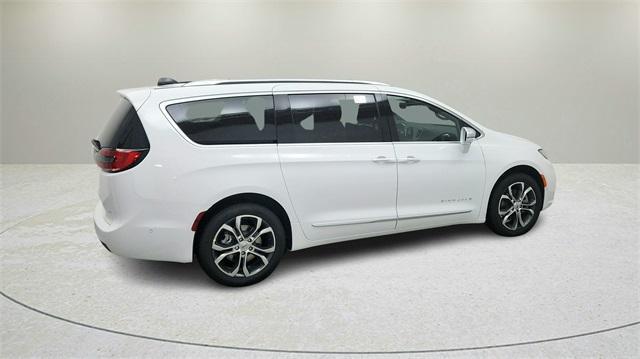 new 2024 Chrysler Pacifica car, priced at $55,007