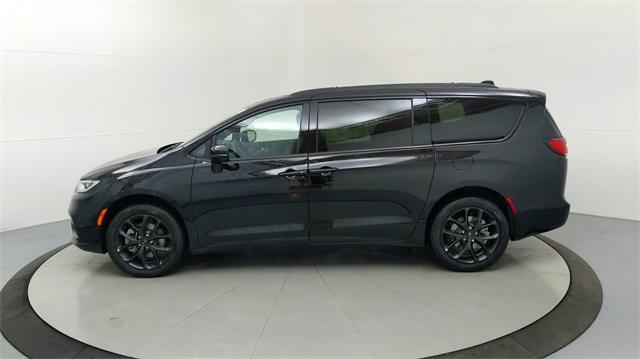 new 2024 Chrysler Pacifica car, priced at $52,210