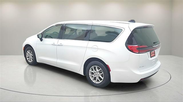 new 2025 Chrysler Pacifica car, priced at $38,098