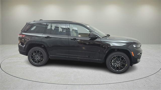 new 2025 Jeep Grand Cherokee car, priced at $59,890