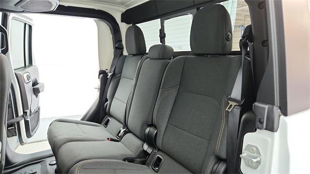 new 2025 Jeep Gladiator car, priced at $42,590