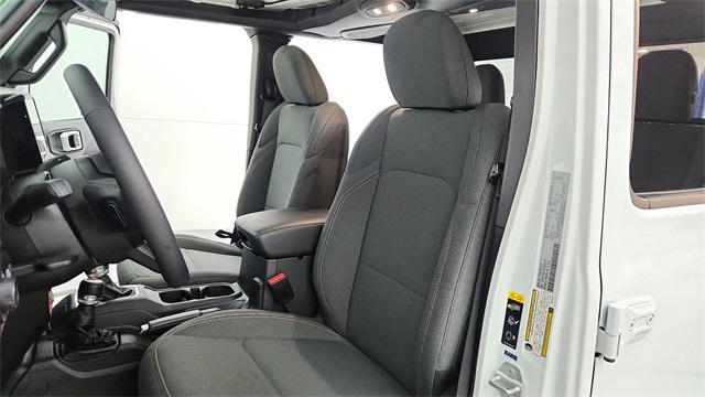 new 2025 Jeep Gladiator car, priced at $42,590