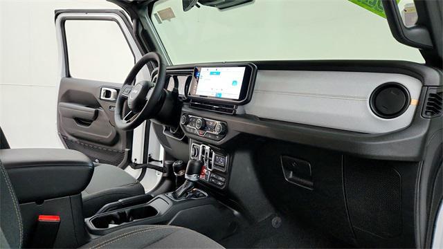 new 2025 Jeep Gladiator car, priced at $42,590
