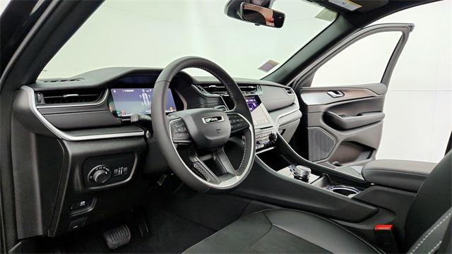 new 2025 Jeep Grand Cherokee car, priced at $40,452