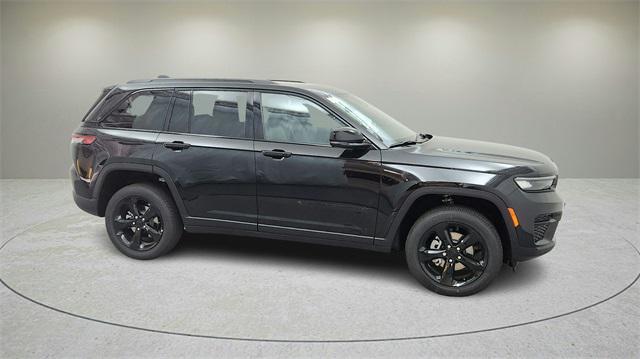 new 2025 Jeep Grand Cherokee car, priced at $40,452