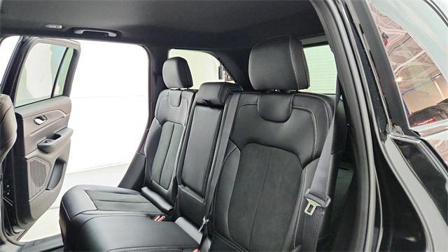 new 2025 Jeep Grand Cherokee car, priced at $40,452
