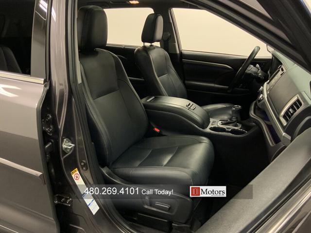 used 2019 Toyota Highlander Hybrid car, priced at $33,901