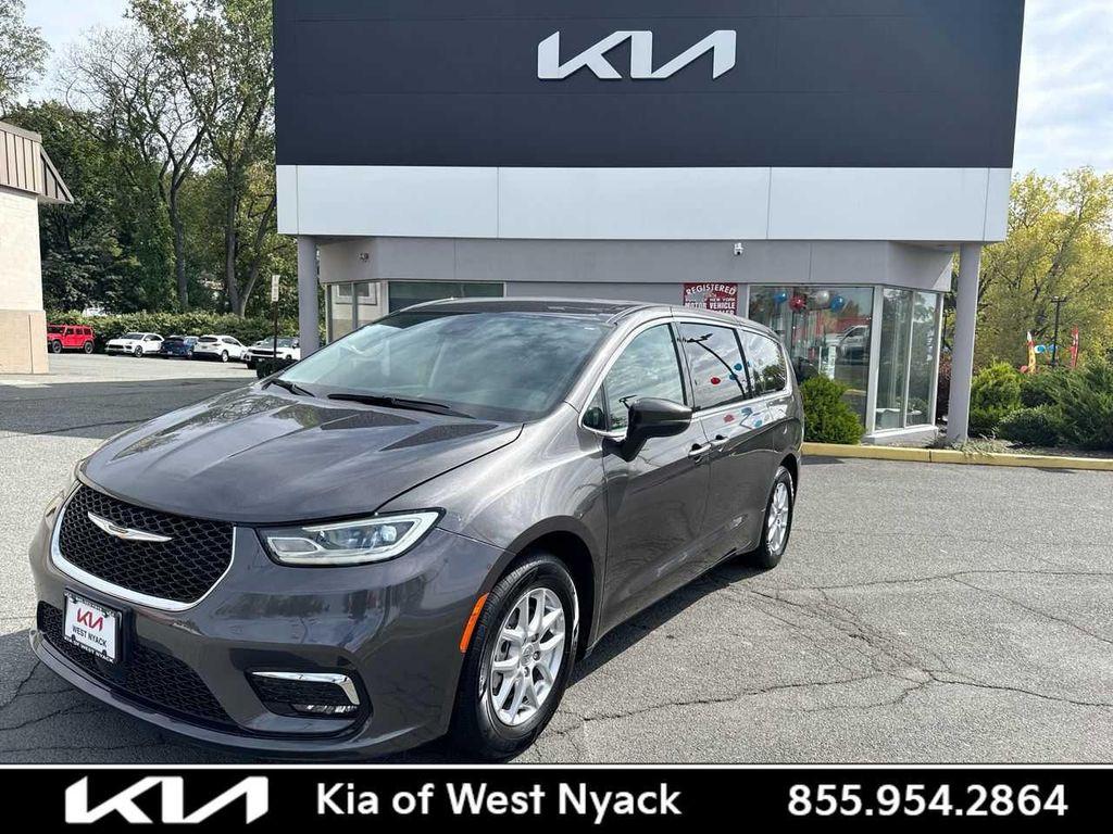 used 2023 Chrysler Pacifica car, priced at $23,224