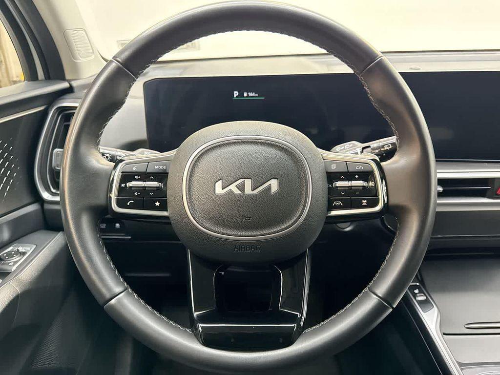 used 2025 Kia Sorento Hybrid car, priced at $35,500