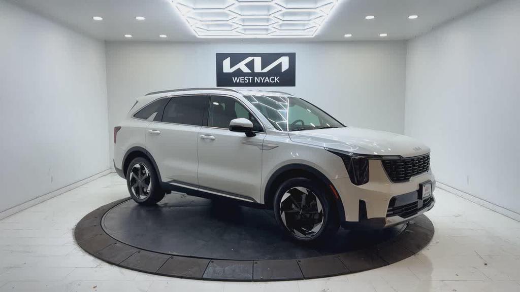 used 2025 Kia Sorento Hybrid car, priced at $35,500
