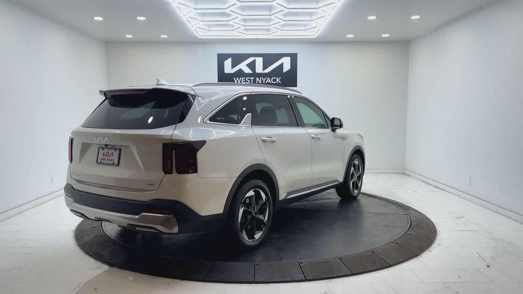 used 2025 Kia Sorento Hybrid car, priced at $35,500