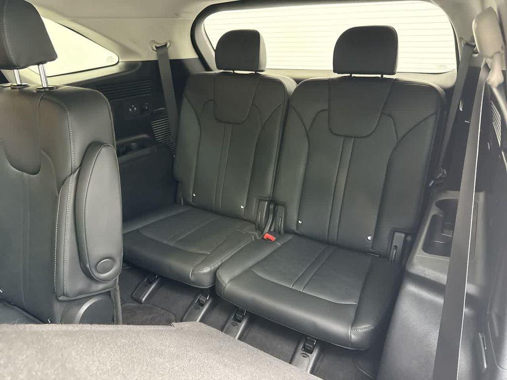 used 2025 Kia Sorento Hybrid car, priced at $35,500