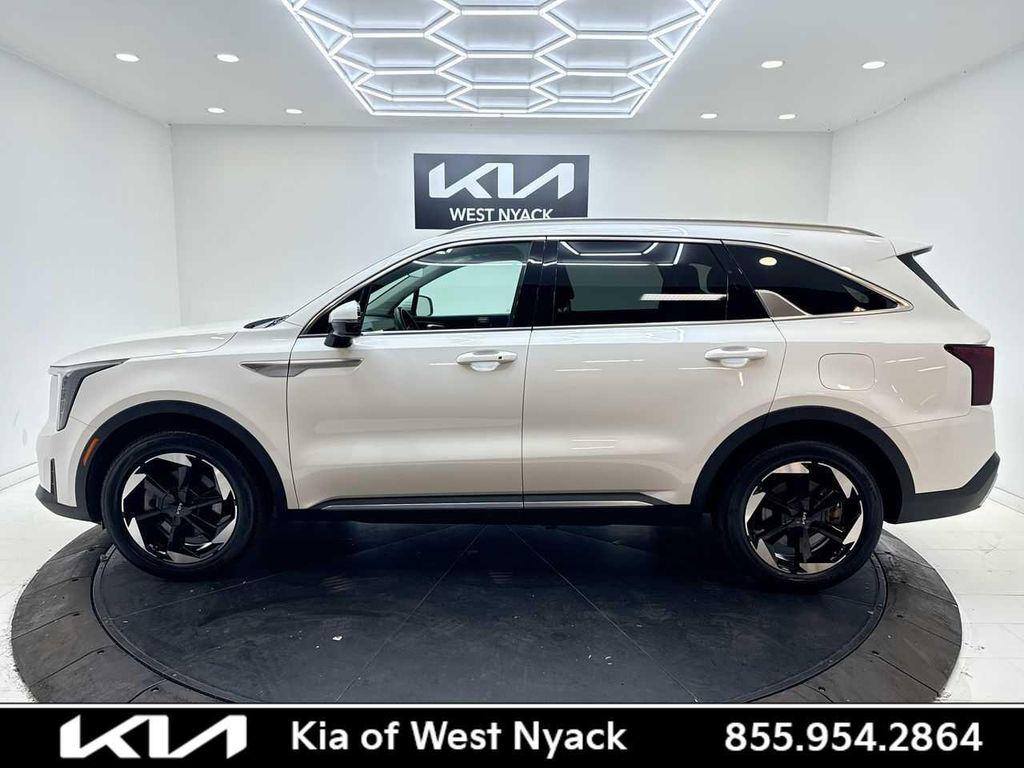 used 2025 Kia Sorento Hybrid car, priced at $35,500