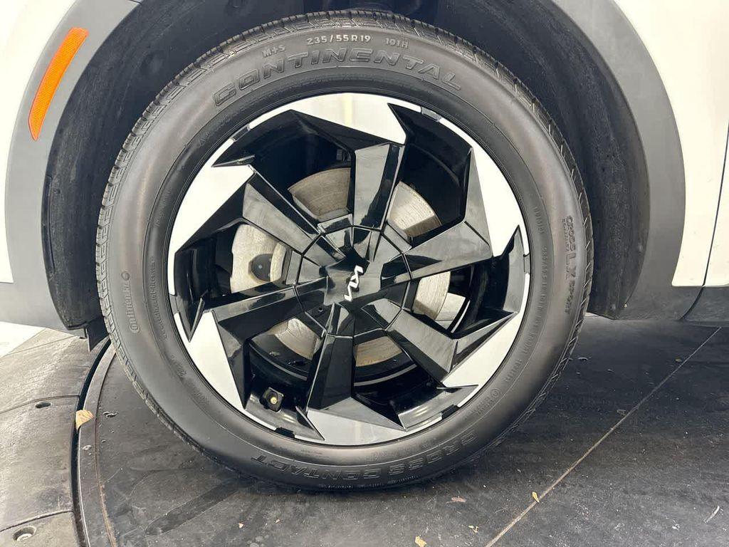 used 2025 Kia Sorento Hybrid car, priced at $35,500