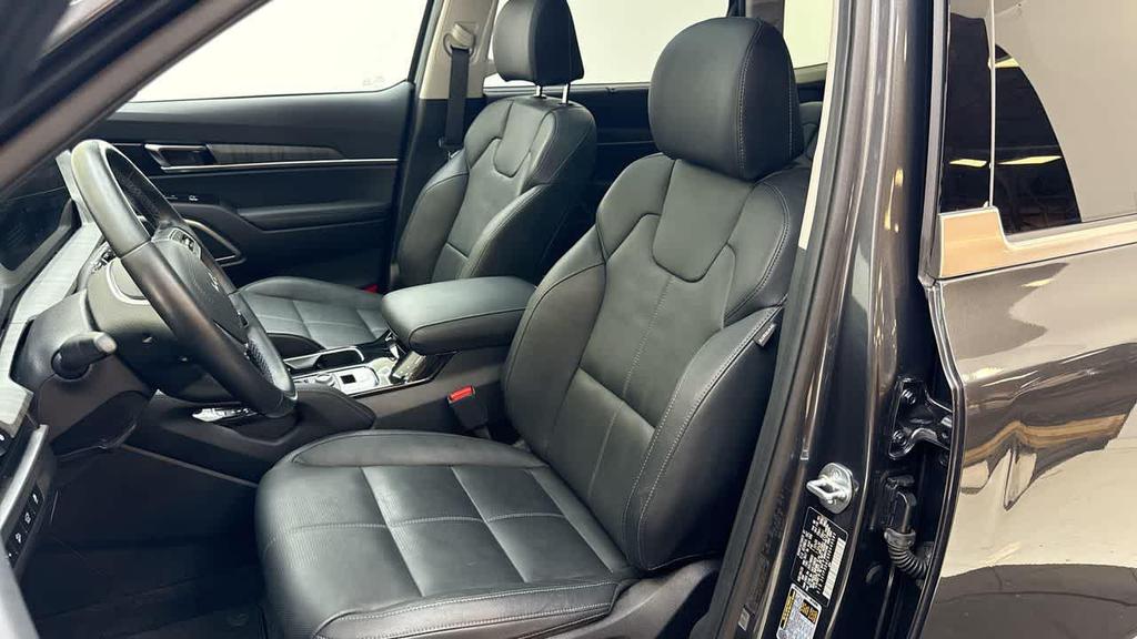 used 2024 Kia Telluride car, priced at $39,178