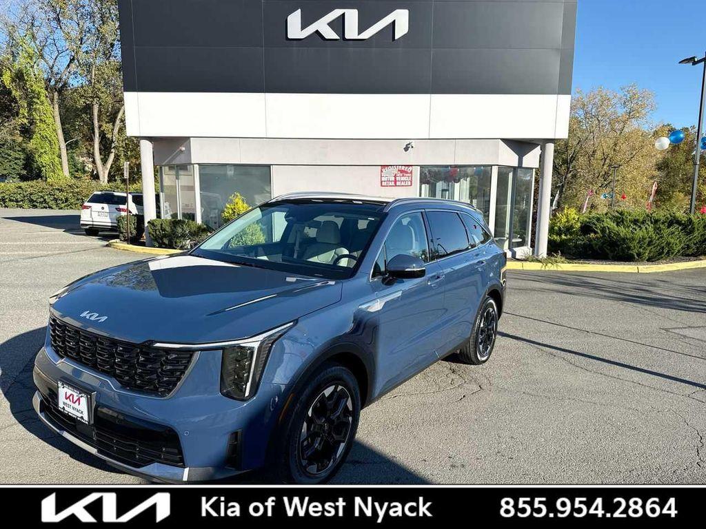used 2025 Kia Sorento car, priced at $32,304